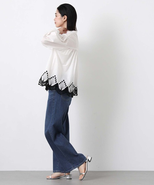 Gready Brilliant(グレディブリリアン)の「スカラ刺繍バンドネックシャツ(シャツ/ブラウス・レディース・オフホワイト・FREE)」の10枚目の写真