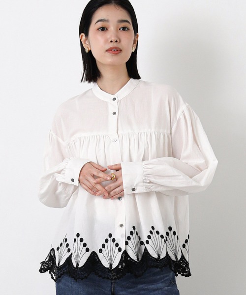 Gready Brilliant(グレディブリリアン)の「スカラ刺繍バンドネックシャツ(シャツ/ブラウス・レディース・オフホワイト・FREE)」の6枚目の写真