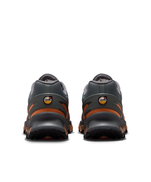 NIKE(ナイキ)の「ナイキ エア マックス Dn8 メンズシューズ / Nike Air Max Dn8 Men's Shoes IH4119-012 Dark Grey(スニーカー・メンズ・ダークグレー・27/26.5/26/25.5/25/29.5/30/24.5/24/29/28.5/28/27.5)」の5枚目の写真