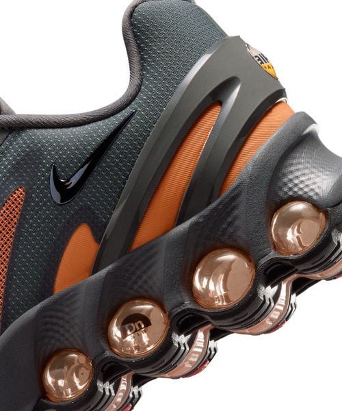 NIKE(ナイキ)の「ナイキ エア マックス Dn8 メンズシューズ / Nike Air Max Dn8 Men's Shoes IH4119-012 Dark Grey(スニーカー・メンズ・ダークグレー・27/26.5/26/25.5/25/29.5/30/24.5/24/29/28.5/28/27.5)」の7枚目の写真