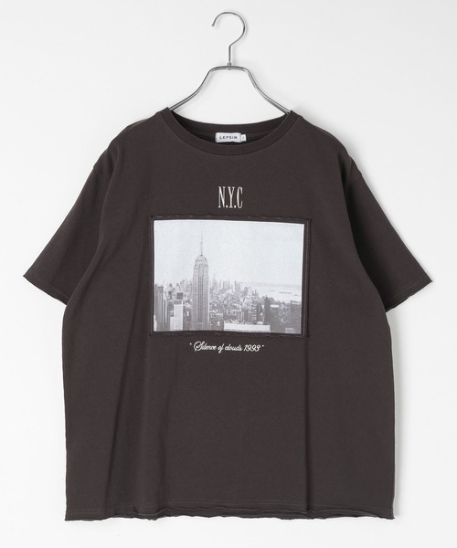 LEPSIM(レプシィム)の「フォトパッチプリントT 667197(Tシャツ/カットソー・レディース・オフホワイト/チャコール/イエロー・FREE)」の4枚目の写真