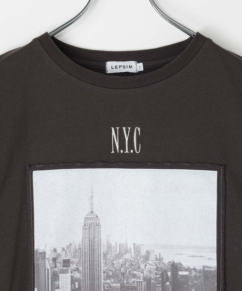 LEPSIM(レプシィム)の「フォトパッチプリントT 667197(Tシャツ/カットソー・レディース・オフホワイト/チャコール/イエロー・FREE)」の6枚目の写真