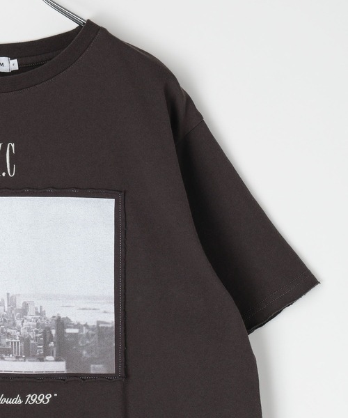 LEPSIM(レプシィム)の「フォトパッチプリントT 667197(Tシャツ/カットソー・レディース・オフホワイト/チャコール/イエロー・FREE)」の7枚目の写真