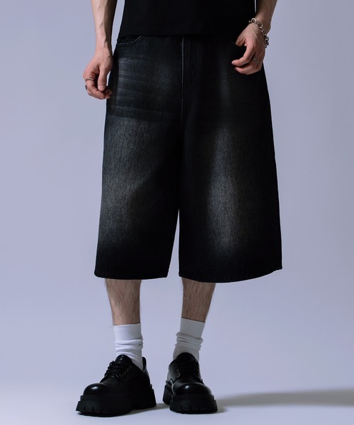 Crownor(クラウノアー)の「ワイドバギー デニムショーツ(デニムパンツ・メンズ・ブラック/ブルー/サックスブルー・X-LARGE/MEDIUM/LARGE)」の4枚目の写真