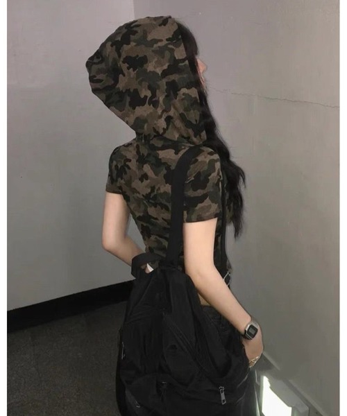 inst.ALL(インストール)の「クロップド丈迷彩柄半袖Wジップフーディー(Tシャツ/カットソー・レディース・カーキ・M)」の7枚目の写真