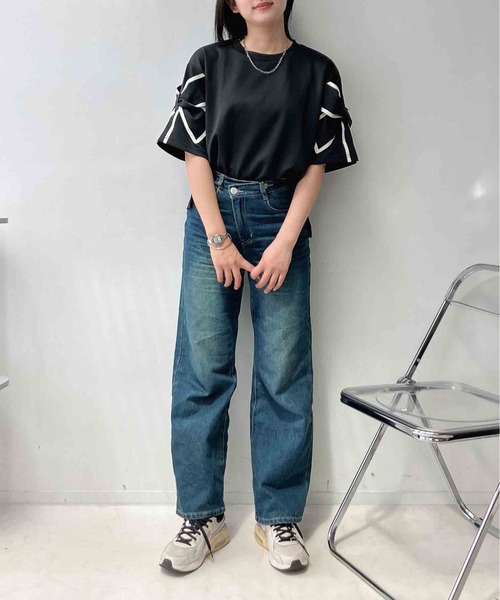 AS KNOW AS plus(アズノゥアズプラス)の「◯袖リボン×脇スリット オーバーサイズ半袖Tシャツ(Tシャツ/カットソー・レディース・アイボリー/杢グレー/ブラック・FREE)」の14枚目の写真
