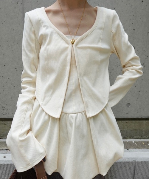 Ameri(アメリ)の「MEDI FRONT HOOK RIB CARDIGAN(カーディガン/ボレロ・レディース・クリーム/ブラック/アイボリー・FREE)」の1枚目の写真