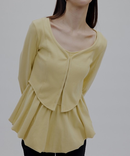 Ameri(アメリ)の「MEDI FRONT HOOK RIB CARDIGAN(カーディガン/ボレロ・レディース・クリーム/ブラック/アイボリー・FREE)」の3枚目の写真