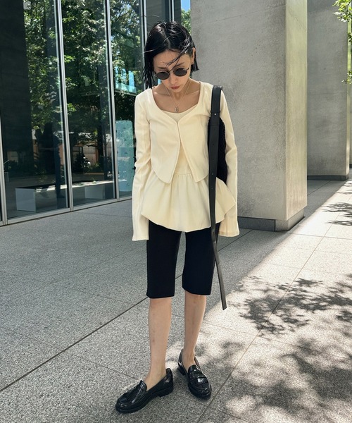 Ameri(アメリ)の「MEDI FRONT HOOK RIB CARDIGAN(カーディガン/ボレロ・レディース・クリーム/ブラック/アイボリー・FREE)」の9枚目の写真