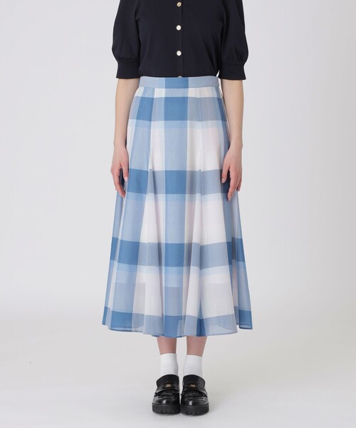 BLUE LABEL CRESTBRIDGE(ブルーレーベルクレストブリッジ)の「クレストブリッジチェックシアーボイルフレアスカート(スカート・レディース・レッド/パープル系その他4/ブルー・38/36)」の2枚目の写真