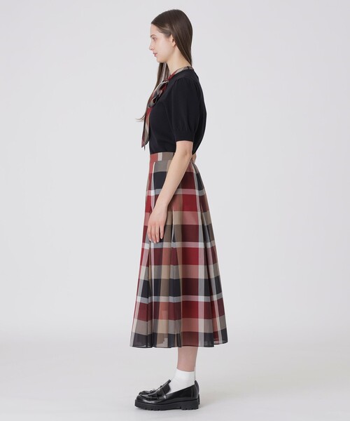 BLUE LABEL CRESTBRIDGE(ブルーレーベルクレストブリッジ)の「クレストブリッジチェックシアーボイルフレアスカート(スカート・レディース・レッド/パープル系その他4/ブルー・38/36)」の5枚目の写真