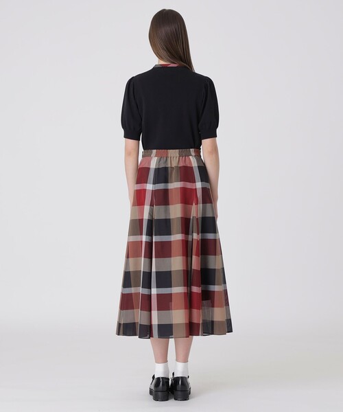 BLUE LABEL CRESTBRIDGE(ブルーレーベルクレストブリッジ)の「クレストブリッジチェックシアーボイルフレアスカート(スカート・レディース・レッド/パープル系その他4/ブルー・38/36)」の6枚目の写真