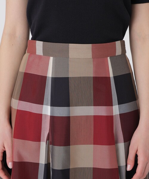 BLUE LABEL CRESTBRIDGE(ブルーレーベルクレストブリッジ)の「クレストブリッジチェックシアーボイルフレアスカート(スカート・レディース・レッド/パープル系その他4/ブルー・38/36)」の7枚目の写真