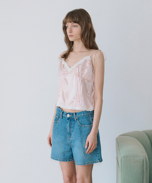 SINOON（シヌーン）の「High-Waist Crop Denim (Blue)（デニムパンツ・レディース・ブルー・MEDIUM/SMALL）」の2枚目の写真
