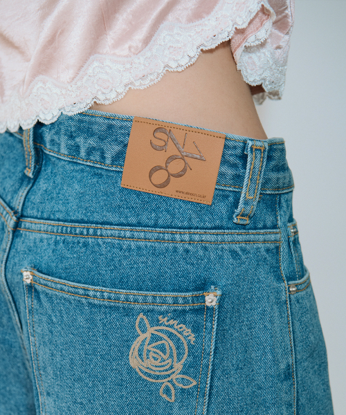 SINOON（シヌーン）の「High-Waist Crop Denim (Blue)（デニムパンツ・レディース・ブルー・MEDIUM/SMALL）」の4枚目の写真
