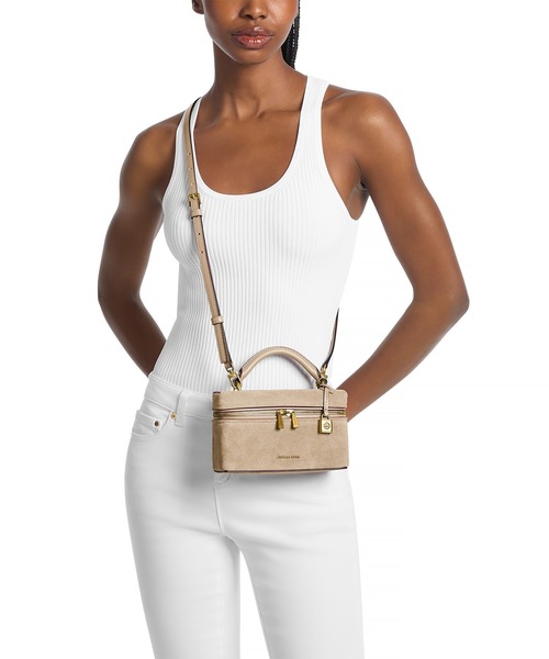 MICHAEL KORS(マイケルコース)の「JANA スエード コンバーチブル クロスボディバッグ エクストラスモール(ショルダーバッグ・レディース・ベージュ系・FREE)」の2枚目の写真