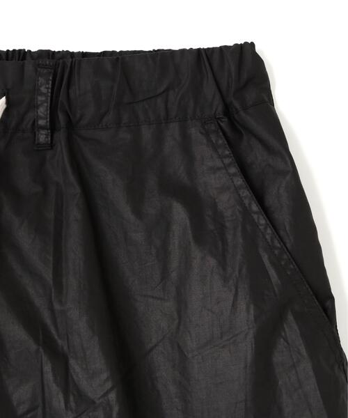 DANKE SCHON(ダンケシェーン)の「【WEB&DEPOT限定】DankeSchon/ダンケシェーン/PAPER COATING CARGO SHORTS(カーゴパンツ・レディース・ブラック・M/L)」の4枚目の写真