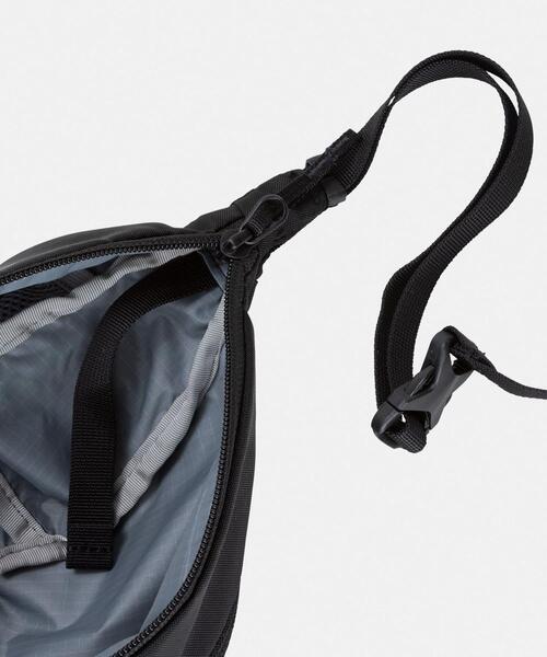 THE NORTH FACE(ザノースフェイス)の「THE NORTH FACE CAPELLA 2(ショルダーバッグ・メンズ・ブラック/アイボリー/ブルー・ONE)」の9枚目の写真