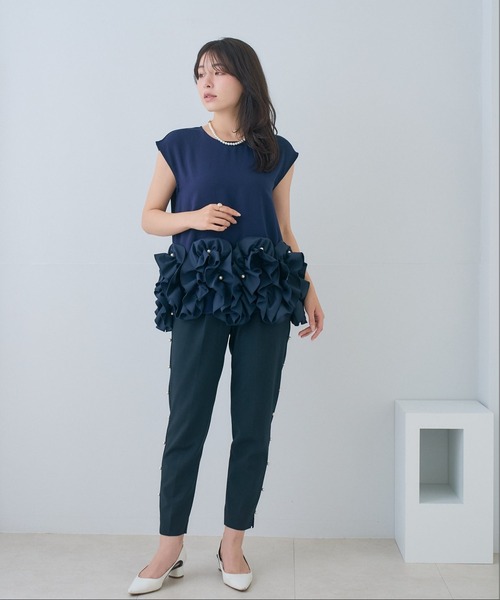 Neige(ネージュ)の「リュスクフリルパールトップス(Tシャツ/カットソー・レディース・ブラック/ネイビー・ONE SIZE)」の5枚目の写真