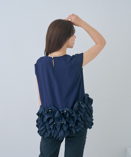 Neige(ネージュ)の「リュスクフリルパールトップス(Tシャツ/カットソー・レディース・ブラック/ネイビー・ONE SIZE)」の9枚目の写真