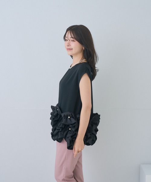 Neige(ネージュ)の「リュスクフリルパールトップス(Tシャツ/カットソー・レディース・ブラック/ネイビー・ONE SIZE)」の14枚目の写真