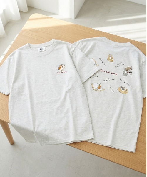 Tom&Jerry(トムアンドジェリー)の「【TOM&JERRY/トムとジェリー】キャラクターバックプリント半袖プリントTシャツ(DRY) ユニセックス(Tシャツ/カットソー・メンズ・オートミール/スミクロ/ライトピンク/サックスブルー・LARGE/MEDIUM)」の2枚目の写真