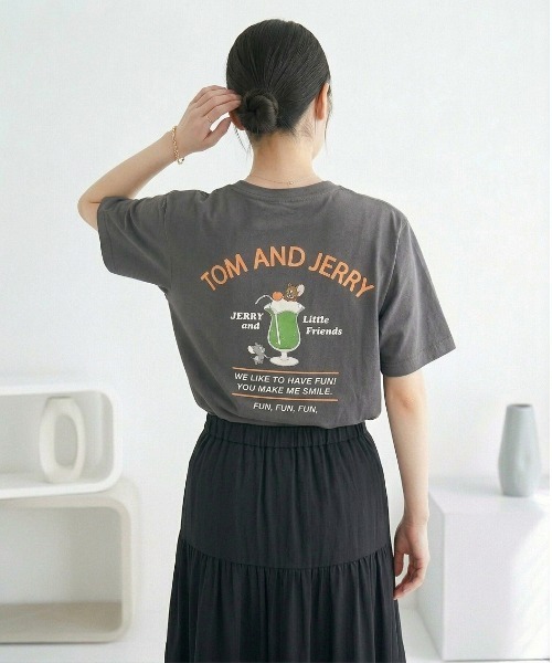 Tom&Jerry(トムアンドジェリー)の「【TOM&JERRY/トムとジェリー】キャラクターバックプリント半袖プリントTシャツ(DRY) ユニセックス(Tシャツ/カットソー・メンズ・オートミール/スミクロ/ライトピンク/サックスブルー・LARGE/MEDIUM)」の17枚目の写真