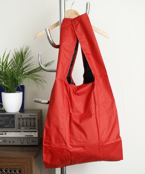 392 plusm(サンキューニプリュスエム)の「392plusm 392PLUSM PU ECO BAG_BIGムジ サンキューニ プリュスエム PU エコバッグ ビッグ(エコバッグ/サブバッグ・メンズ・イエロー/レッド/ブラック/ブルー・ONE)」の4枚目の写真