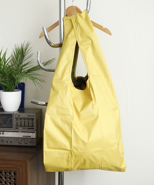 392 plusm(サンキューニプリュスエム)の「392plusm 392PLUSM PU ECO BAG_BIGムジ サンキューニ プリュスエム PU エコバッグ ビッグ(エコバッグ/サブバッグ・メンズ・イエロー/レッド/ブラック/ブルー・ONE)」の3枚目の写真