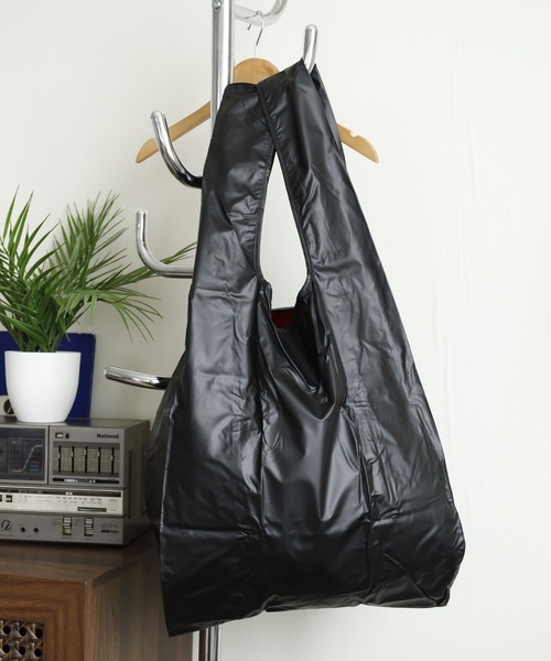 392 plusm(サンキューニプリュスエム)の「392plusm 392PLUSM PU ECO BAG_BIGムジ サンキューニ プリュスエム PU エコバッグ ビッグ(エコバッグ/サブバッグ・メンズ・イエロー/レッド/ブラック/ブルー・ONE)」の5枚目の写真