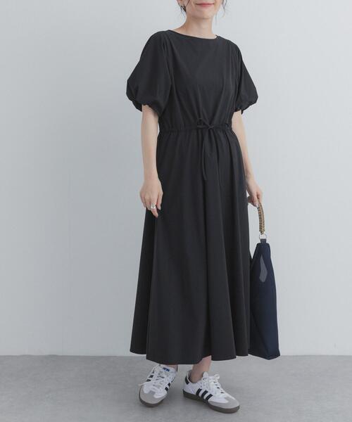 URBAN RESEARCH DOORS(アーバンリサーチドアーズ)の「撥水ウエストドロストワンピース(ワンピース・レディース・チャコールグレー/ブラック・FREE)」の1枚目の写真