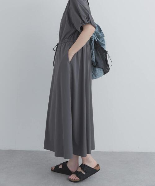 URBAN RESEARCH DOORS(アーバンリサーチドアーズ)の「撥水ウエストドロストワンピース(ワンピース・レディース・チャコールグレー/ブラック・FREE)」の16枚目の写真