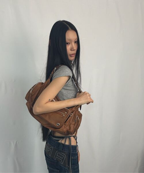BLACKPURPLE(ブラックパープル)の「マキシマルコバッグ_キャラメルブラウン Maxi Marco Bag_Caramel Brown(ショルダーバッグ・レディース・クリアブラウン・FREE)」の10枚目の写真