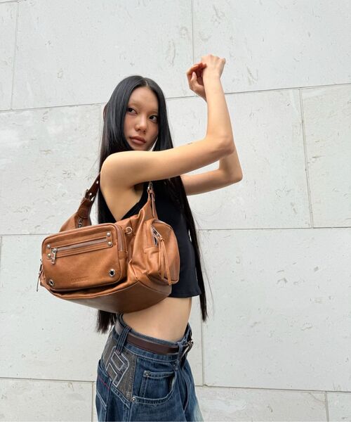 BLACKPURPLE(ブラックパープル)の「マキシマルコバッグ_キャラメルブラウン Maxi Marco Bag_Caramel Brown(ショルダーバッグ・レディース・クリアブラウン・FREE)」の12枚目の写真