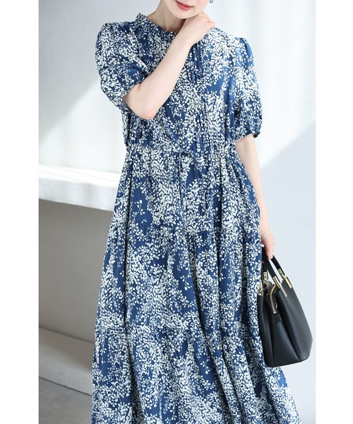 cawaii(カワイイ)の「涼やかな小花シルエットのティアードミディアムワンピース(ワンピース・レディース・ブルー・FREE)」の19枚目の写真