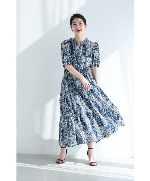 cawaii(カワイイ)の「涼やかな小花シルエットのティアードミディアムワンピース(ワンピース・レディース・ブルー・FREE)」の3枚目の写真