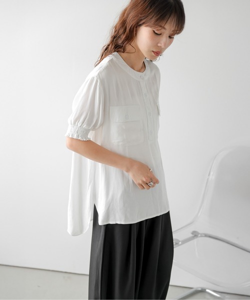 La-gemme(ラジェム)の「ヘンリーネック五分袖ブラウス(シャツ/ブラウス・レディース・ブラック/ホワイト・フリー)」の2枚目の写真