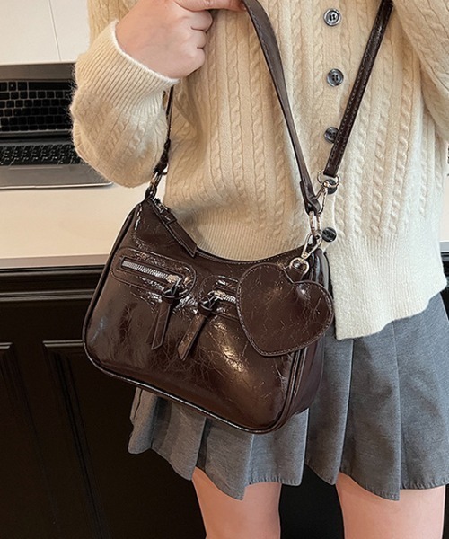 boemy(ボエミー)の「2WAY ハートチャーム ショルダーバッグ(ショルダーバッグ・レディース・ブラック/ブラウン/レッド/オフホワイト/キャメル・FREE)」の20枚目の写真