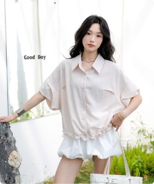 I.O.E（アイオイ）の「[韓国ファッション] エアリータッチ オーバーシャツ（シャツ/ブラウス・レディース・ホワイト/ブラック/ピンク/ブルー・FREE）」の16枚目の写真