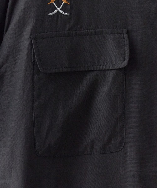Liberaiders(リベレイダース)の「Liberaiders/リベレイダース COTTON RAYON S/S SHIRT コットン レーヨン 半袖シャツ 刺繍デザイン 裾ドロスト 吸水速乾 メンズ 2026年 夏 夏服(シャツ/ブラウス・メンズ・ブラック・M/L/XL)」の6枚目の写真