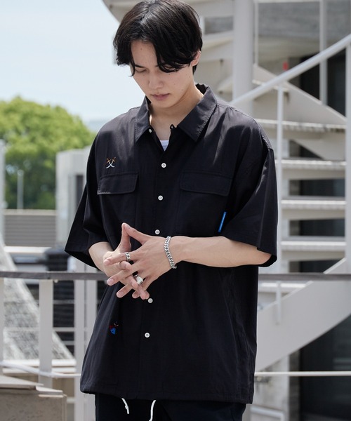 Liberaiders(リベレイダース)の「Liberaiders/リベレイダース COTTON RAYON S/S SHIRT コットン レーヨン 半袖シャツ 刺繍デザイン 裾ドロスト 吸水速乾 メンズ 2026年 夏 夏服(シャツ/ブラウス・メンズ・ブラック・M/L/XL)」の18枚目の写真