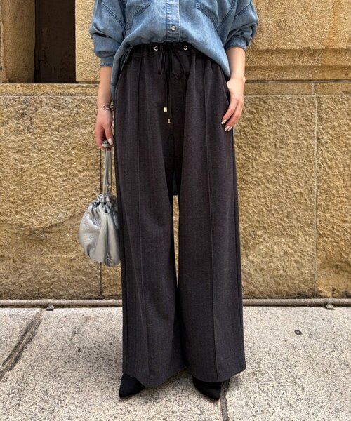 Jena espace merveilleux（ジェナ　エスパスメルヴェイユ）の「【ベーシックこそ、上質を選びたい】上品イージーパンツ（その他パンツ・レディース・チャコールグレー/ベージュ/アイボリー/ブラック・1/2）」の21枚目の写真