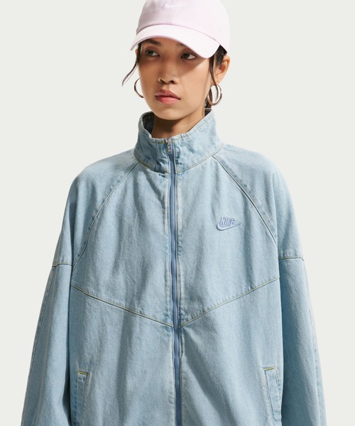 NIKE(ナイキ)の「NIKE AS W NK WR DENIM JKT / ナイキ ウィメンズ WR デニム ジャケット 【SP】(デニムジャケット・レディース・ライトインディゴブルー・S/M/L)」の3枚目の写真
