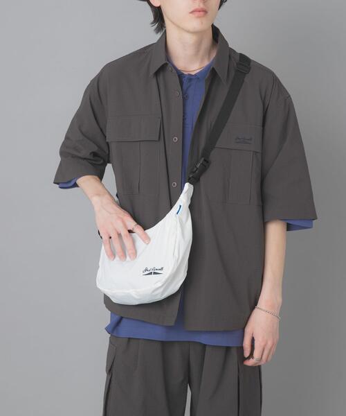 SENSE OF PLACE by URBAN RESEARCH(センスオブプレイスバイアーバンリサーチ)の「『別注』Converse×SENSE OF PLACE JACKPURCELLショルダーバック(ショルダーバッグ・メンズ・ホワイト/チャコールグレー/ブラック・ONE)」の4枚目の写真