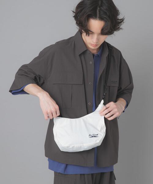 SENSE OF PLACE by URBAN RESEARCH(センスオブプレイスバイアーバンリサーチ)の「『別注』Converse×SENSE OF PLACE JACKPURCELLショルダーバック(ショルダーバッグ・メンズ・ホワイト/チャコールグレー/ブラック・ONE)」の5枚目の写真