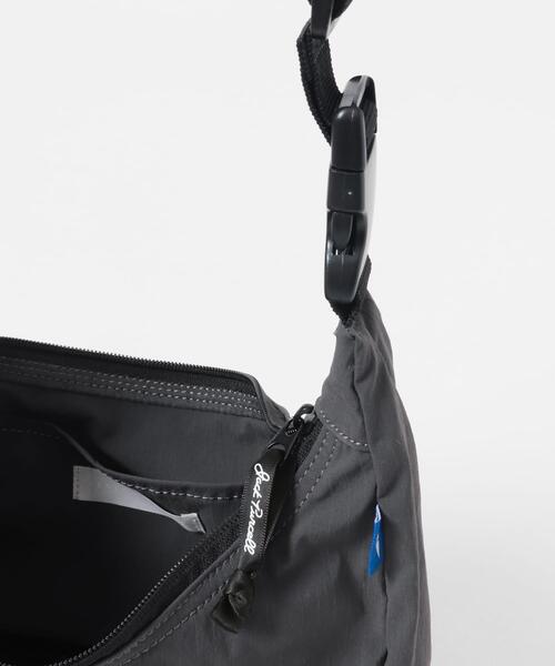 SENSE OF PLACE by URBAN RESEARCH(センスオブプレイスバイアーバンリサーチ)の「『別注』Converse×SENSE OF PLACE JACKPURCELLショルダーバック(ショルダーバッグ・メンズ・ホワイト/チャコールグレー/ブラック・ONE)」の18枚目の写真