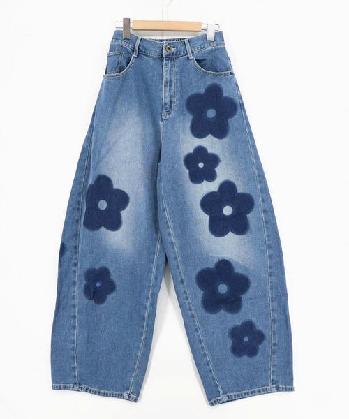 ScoLar(スカラー)の「162682:フラワー柄 ブリーチ加工デニムパンツ(デニムパンツ・レディース・ブルー/ブラック・M)」の20枚目の写真