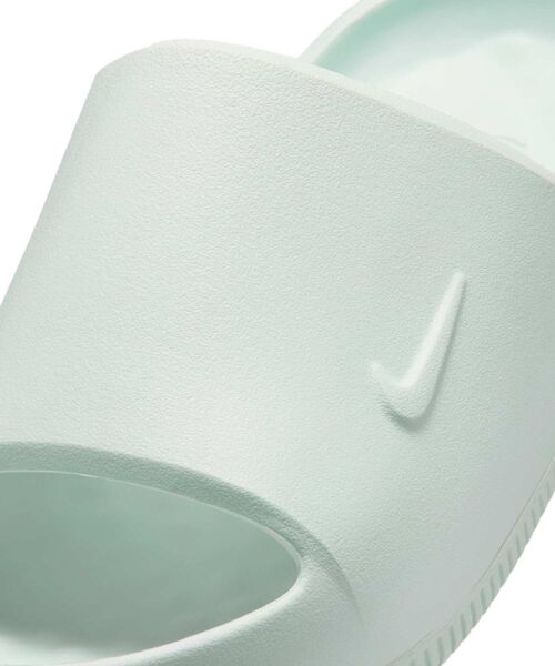 NIKE(ナイキ)の「ナイキ カーム 2.0 ウィメンズスライド / Nike Calm 2.0 Women's Slides IB7561-300 Barely Green(サンダル・レディース・ライトグリーン・23/22/25/24/26)」の6枚目の写真