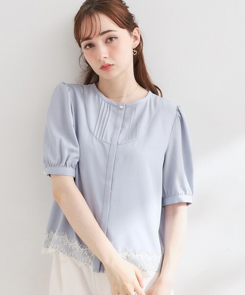 couture brooch(クチュールブローチ)の「【洗える】ピンタック 裾レース ブラウス(シャツ/ブラウス・レディース・ダークブラウン/オフホワイト/ブルー系4・36/38/40/42)」の3枚目の写真