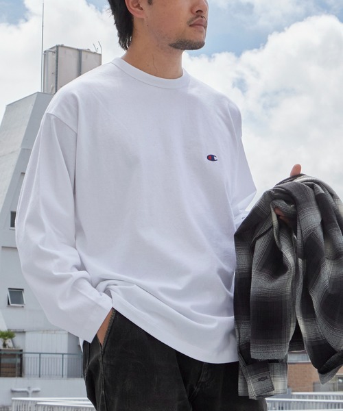 Champion（チャンピオン）の「Champion/チャンピオン LONG SLEEVE T-SHIRT ロングスリーブTシャツ 胸元ロゴ 袖ロゴ ワンポイント USAコットン ルーズシルエット ロンT 長袖 クルーネック シンプル ベーシック 2026年秋冬 秋服 冬服（Tシャツ/カットソー・メンズ・ホワイト/ブラック/ネイビー/グレー・M/L）」の9枚目の写真